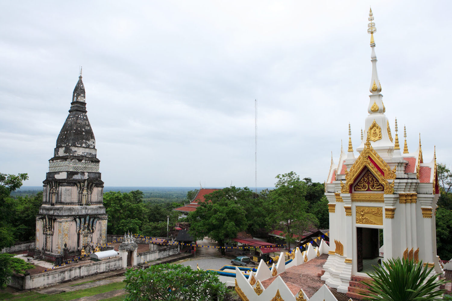 den-phra-phutthabat-bua-bok.jpg